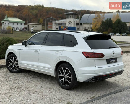 Білий Фольксваген Туарег, об'ємом двигуна 2.97 л та пробігом 91 тис. км за 56999 $, фото 13 на Automoto.ua
