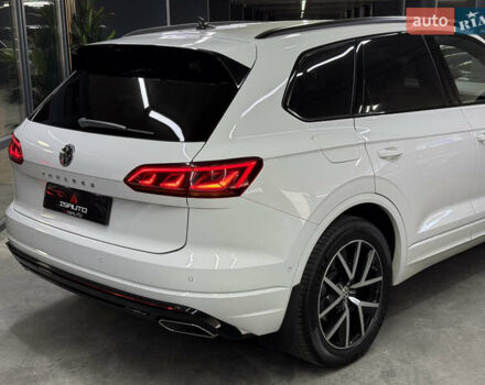 Білий Фольксваген Туарег, об'ємом двигуна 2.97 л та пробігом 146 тис. км за 51900 $, фото 15 на Automoto.ua