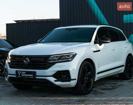 Белый Фольксваген Туарег, объемом двигателя 2.97 л и пробегом 263 тыс. км за 45500 $, фото 5 на Automoto.ua