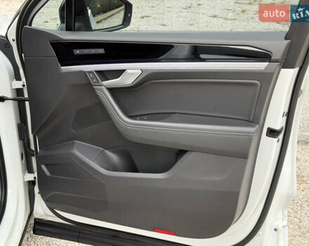 Білий Фольксваген Туарег, об'ємом двигуна 2.97 л та пробігом 91 тис. км за 56999 $, фото 26 на Automoto.ua