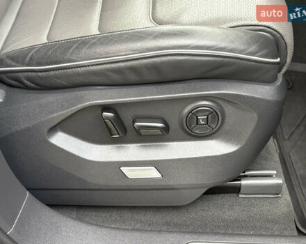 Белый Фольксваген Туарег, объемом двигателя 3 л и пробегом 156 тыс. км за 45999 $, фото 102 на Automoto.ua