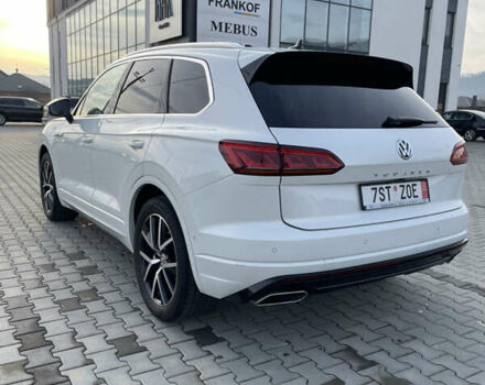 Белый Фольксваген Туарег, объемом двигателя 2.97 л и пробегом 242 тыс. км за 42990 $, фото 7 на Automoto.ua