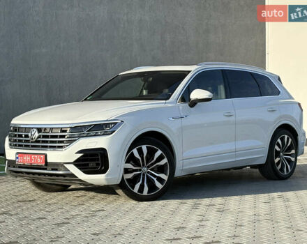 Белый Фольксваген Туарег, объемом двигателя 3 л и пробегом 156 тыс. км за 45999 $, фото 1 на Automoto.ua