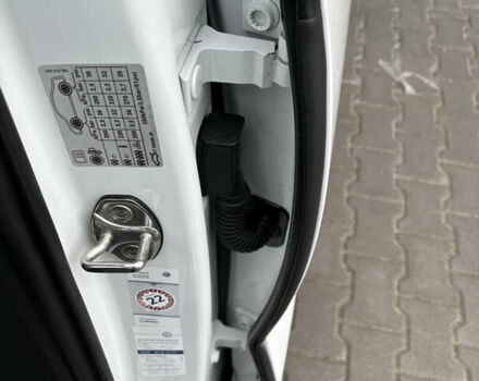 Белый Фольксваген Туарег, объемом двигателя 3 л и пробегом 156 тыс. км за 45999 $, фото 115 на Automoto.ua