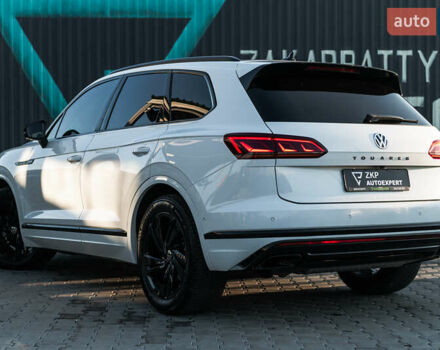 Белый Фольксваген Туарег, объемом двигателя 2.97 л и пробегом 263 тыс. км за 45500 $, фото 6 на Automoto.ua