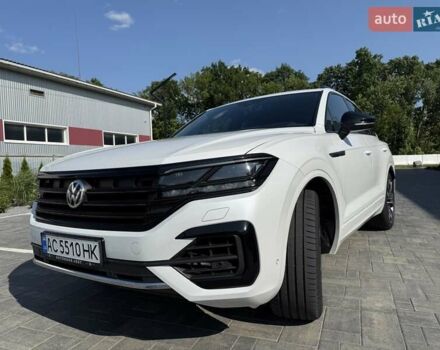 Белый Фольксваген Туарег, объемом двигателя 2.97 л и пробегом 177 тыс. км за 52900 $, фото 2 на Automoto.ua