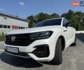 Белый Фольксваген Туарег, объемом двигателя 2.97 л и пробегом 177 тыс. км за 52900 $, фото 2 на Automoto.ua