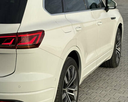 Белый Фольксваген Туарег, объемом двигателя 3 л и пробегом 156 тыс. км за 45999 $, фото 128 на Automoto.ua