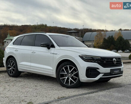 Білий Фольксваген Туарег, об'ємом двигуна 2.97 л та пробігом 91 тис. км за 56999 $, фото 5 на Automoto.ua