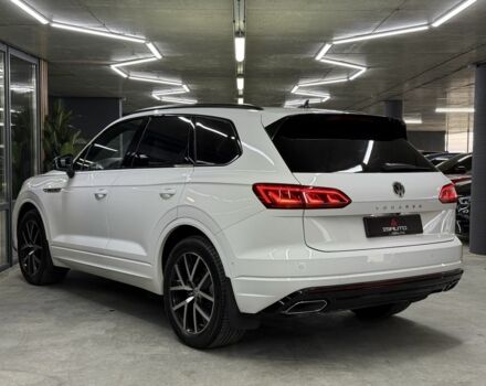 Білий Фольксваген Туарег, об'ємом двигуна 3 л та пробігом 146 тис. км за 50900 $, фото 14 на Automoto.ua