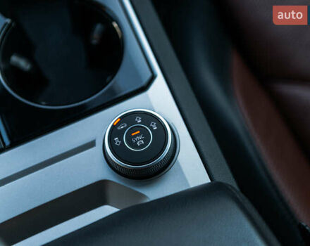 Белый Фольксваген Туарег, объемом двигателя 2.97 л и пробегом 263 тыс. км за 45500 $, фото 25 на Automoto.ua