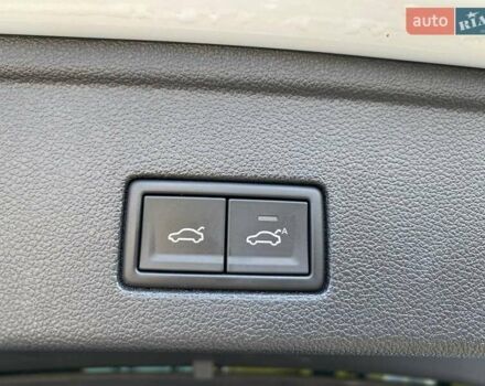 Белый Фольксваген Туарег, объемом двигателя 2.99 л и пробегом 60 тыс. км за 43500 $, фото 12 на Automoto.ua