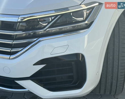 Белый Фольксваген Туарег, объемом двигателя 3 л и пробегом 156 тыс. км за 45999 $, фото 13 на Automoto.ua