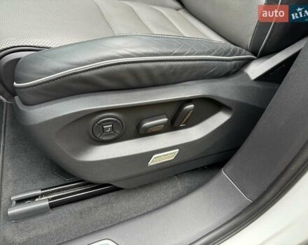 Білий Фольксваген Туарег, об'ємом двигуна 2.97 л та пробігом 141 тис. км за 51999 $, фото 21 на Automoto.ua