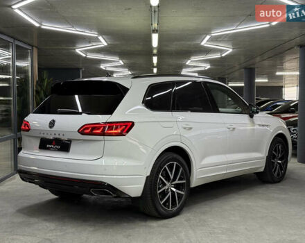 Білий Фольксваген Туарег, об'ємом двигуна 2.97 л та пробігом 146 тис. км за 51900 $, фото 14 на Automoto.ua