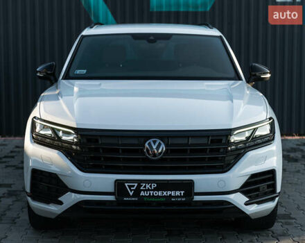 Белый Фольксваген Туарег, объемом двигателя 2.97 л и пробегом 263 тыс. км за 45500 $, фото 3 на Automoto.ua