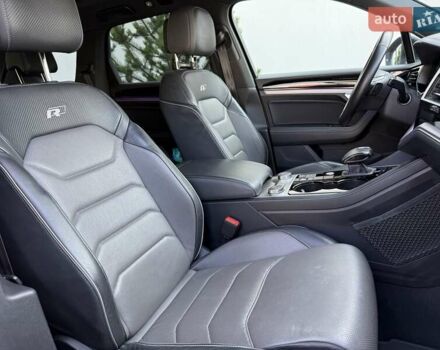 Белый Фольксваген Туарег, объемом двигателя 2.97 л и пробегом 177 тыс. км за 52900 $, фото 34 на Automoto.ua