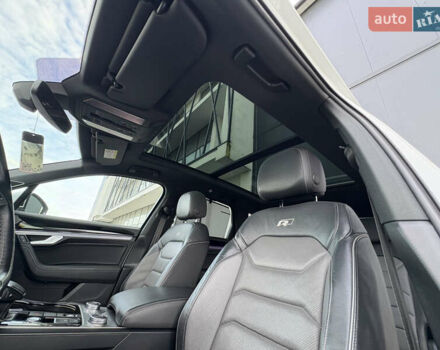 Белый Фольксваген Туарег, объемом двигателя 3 л и пробегом 156 тыс. км за 45999 $, фото 83 на Automoto.ua