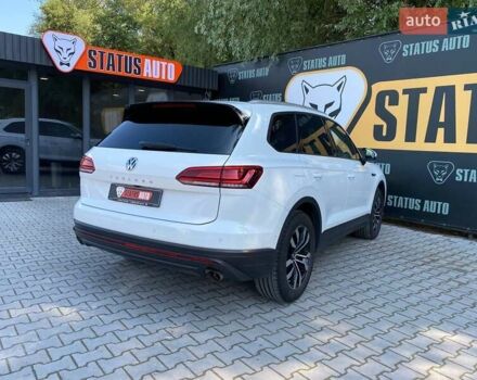 Белый Фольксваген Туарег, объемом двигателя 2.99 л и пробегом 60 тыс. км за 43500 $, фото 8 на Automoto.ua