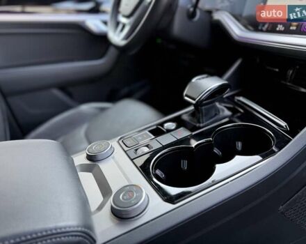 Белый Фольксваген Туарег, объемом двигателя 2.97 л и пробегом 177 тыс. км за 52900 $, фото 37 на Automoto.ua