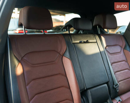 Белый Фольксваген Туарег, объемом двигателя 2.97 л и пробегом 263 тыс. км за 45500 $, фото 32 на Automoto.ua