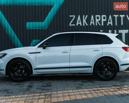 Белый Фольксваген Туарег, объемом двигателя 2.97 л и пробегом 263 тыс. км за 45500 $, фото 16 на Automoto.ua