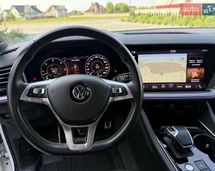 Белый Фольксваген Туарег, объемом двигателя 2.97 л и пробегом 177 тыс. км за 52900 $, фото 32 на Automoto.ua