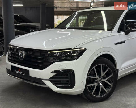 Білий Фольксваген Туарег, об'ємом двигуна 2.97 л та пробігом 146 тис. км за 51900 $, фото 8 на Automoto.ua