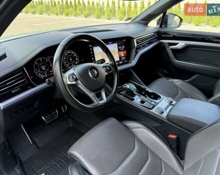 Белый Фольксваген Туарег, объемом двигателя 2.97 л и пробегом 177 тыс. км за 52900 $, фото 30 на Automoto.ua