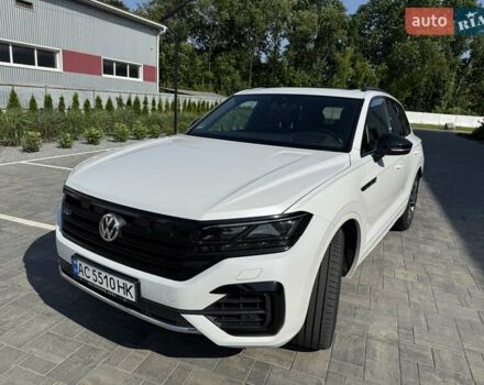 Белый Фольксваген Туарег, объемом двигателя 2.97 л и пробегом 177 тыс. км за 52900 $, фото 22 на Automoto.ua