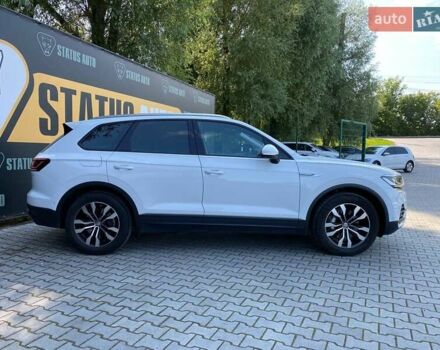 Белый Фольксваген Туарег, объемом двигателя 2.99 л и пробегом 60 тыс. км за 43500 $, фото 5 на Automoto.ua