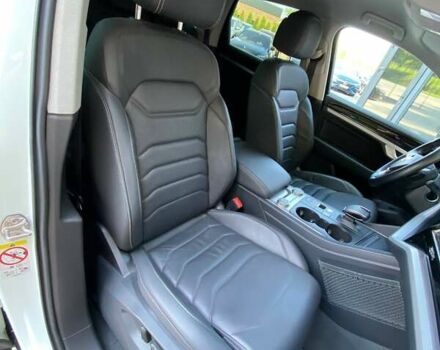 Белый Фольксваген Туарег, объемом двигателя 2.99 л и пробегом 60 тыс. км за 43500 $, фото 37 на Automoto.ua