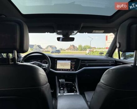 Белый Фольксваген Туарег, объемом двигателя 2.97 л и пробегом 177 тыс. км за 52900 $, фото 42 на Automoto.ua