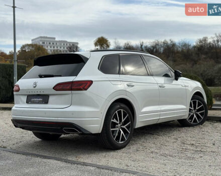 Білий Фольксваген Туарег, об'ємом двигуна 2.97 л та пробігом 91 тис. км за 56999 $, фото 10 на Automoto.ua