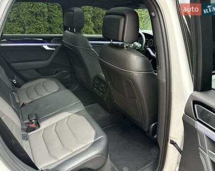 Білий Фольксваген Туарег, об'ємом двигуна 2.97 л та пробігом 141 тис. км за 51999 $, фото 62 на Automoto.ua