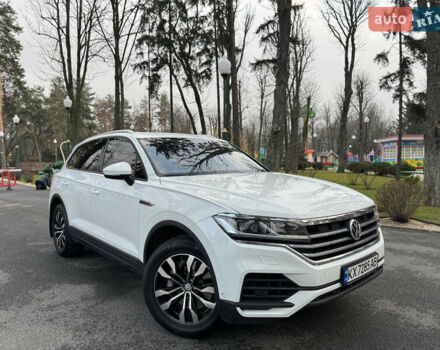 Белый Фольксваген Туарег, объемом двигателя 3 л и пробегом 109 тыс. км за 39700 $, фото 32 на Automoto.ua