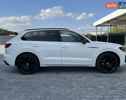 Белый Фольксваген Туарег, объемом двигателя 2.97 л и пробегом 148 тыс. км за 54500 $, фото 4 на Automoto.ua