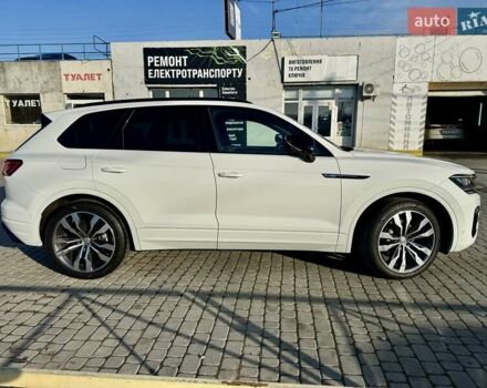 Белый Фольксваген Туарег, объемом двигателя 2.97 л и пробегом 103 тыс. км за 59500 $, фото 5 на Automoto.ua