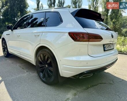Білий Фольксваген Туарег, об'ємом двигуна 3 л та пробігом 170 тис. км за 42950 $, фото 25 на Automoto.ua