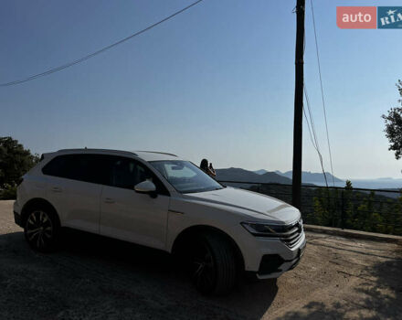 Білий Фольксваген Туарег, об'ємом двигуна 3 л та пробігом 122 тис. км за 42000 $, фото 7 на Automoto.ua