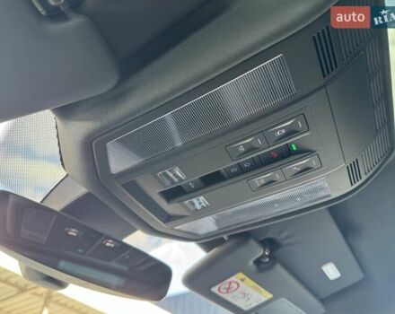 Белый Фольксваген Туарег, объемом двигателя 2.97 л и пробегом 148 тыс. км за 54500 $, фото 29 на Automoto.ua