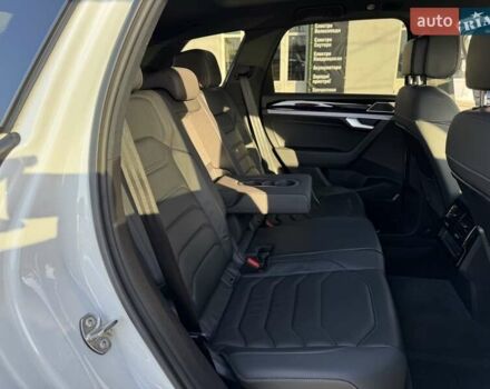 Белый Фольксваген Туарег, объемом двигателя 2.97 л и пробегом 103 тыс. км за 59500 $, фото 45 на Automoto.ua