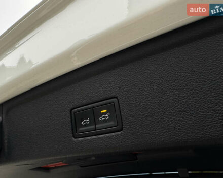 Білий Фольксваген Туарег, об'ємом двигуна 3 л та пробігом 107 тис. км за 42500 $, фото 20 на Automoto.ua