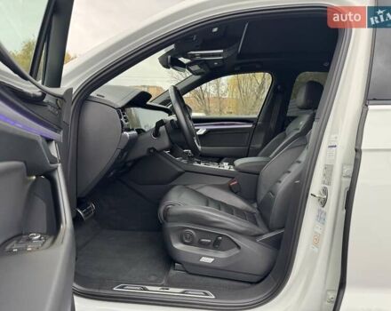 Білий Фольксваген Туарег, об'ємом двигуна 2.97 л та пробігом 148 тис. км за 53500 $, фото 10 на Automoto.ua