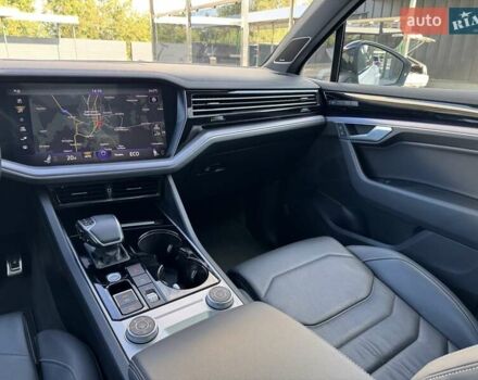 Белый Фольксваген Туарег, объемом двигателя 2.97 л и пробегом 148 тыс. км за 54500 $, фото 14 на Automoto.ua