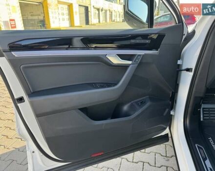 Белый Фольксваген Туарег, объемом двигателя 2.97 л и пробегом 103 тыс. км за 59500 $, фото 24 на Automoto.ua