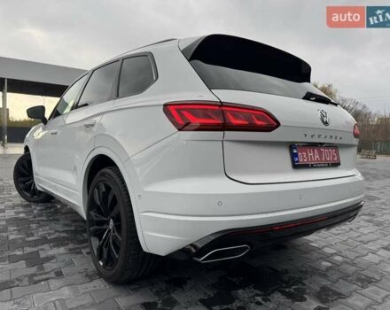 Білий Фольксваген Туарег, об'ємом двигуна 2.97 л та пробігом 148 тис. км за 53500 $, фото 9 на Automoto.ua