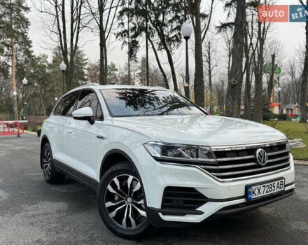 Белый Фольксваген Туарег, объемом двигателя 3 л и пробегом 109 тыс. км за 39700 $, фото 34 на Automoto.ua