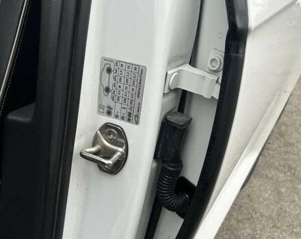 Білий Фольксваген Туарег, об'ємом двигуна 3 л та пробігом 95 тис. км за 53500 $, фото 89 на Automoto.ua