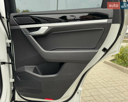 Білий Фольксваген Туарег, об'ємом двигуна 3 л та пробігом 107 тис. км за 42500 $, фото 21 на Automoto.ua